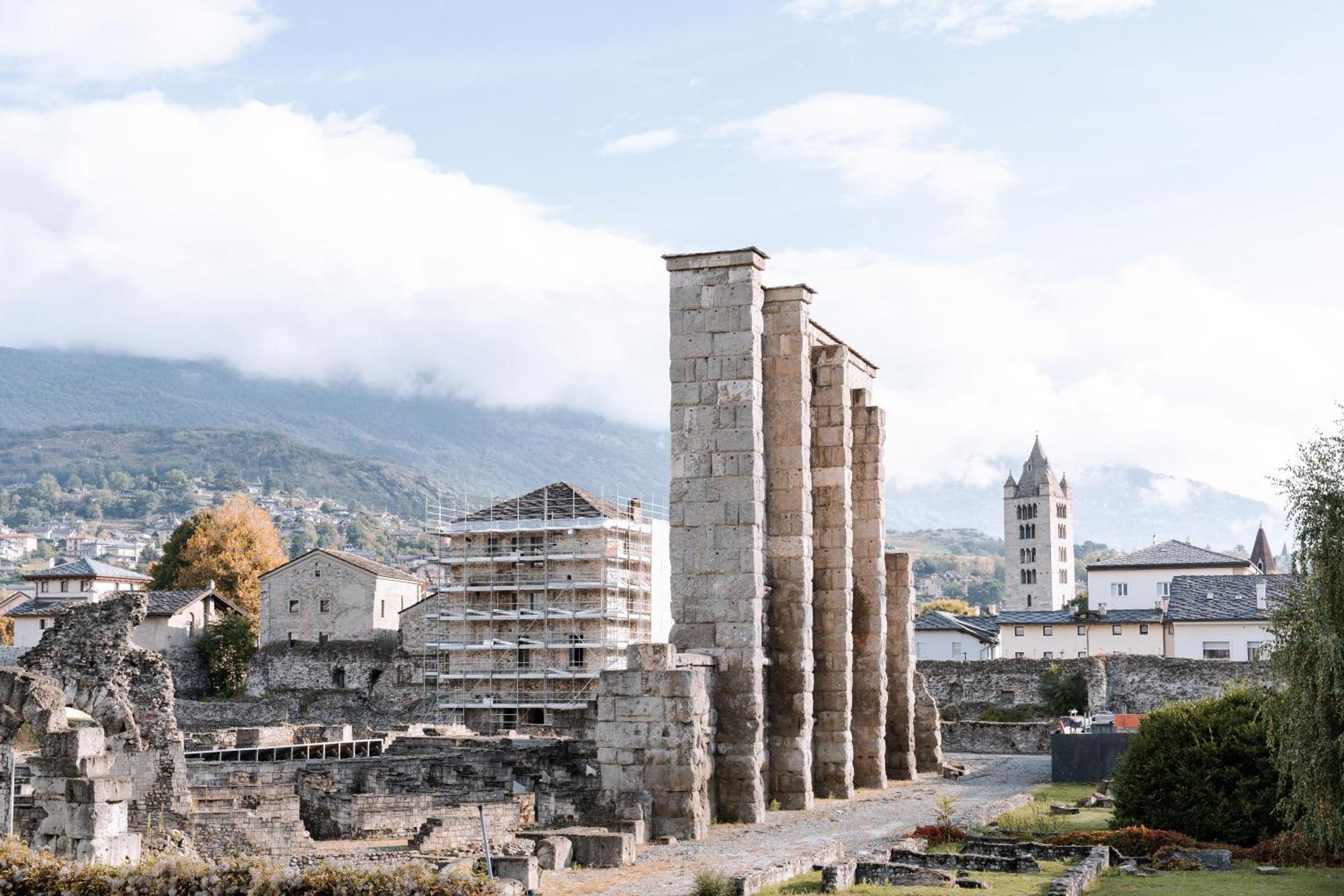 Aosta Theater Home Exteriör bild